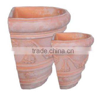 Wall Clay terracotta pots with the beautiful style for your dreaming garden