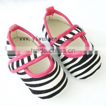 2012 Hot-selling fashion soft and cute children shoes