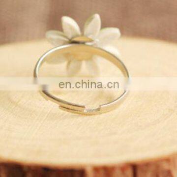 High Quality Hot Sale Daisy Rings Bridal Ceramics Engagement Ring for Women Jewelry Gift photo-3