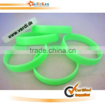 promotional cheap free engraved silicone band