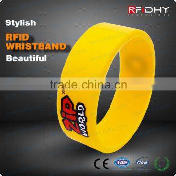 Factory Price Waterproof RFID Silicone Wristband for Swimming Pool                        
                                                Quality Choice