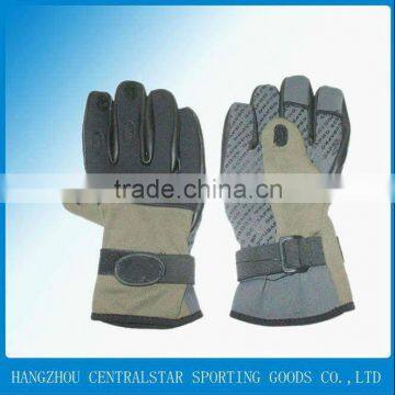 2013New Shark Skin Palm Waterproof Warm Fishing Gloves