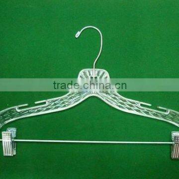 new plastic injection hanger mould