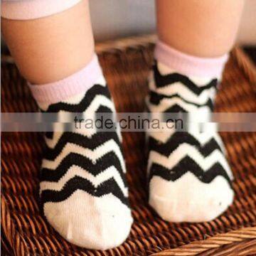 2015 Fashion Design Socks Cost-effective Baby Non Slip Socks