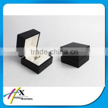 2016 customized logo printed top sale plastics jewelry boxes