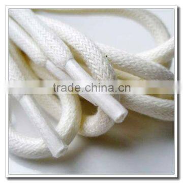 Knitted shoe lace chain for sport shoe