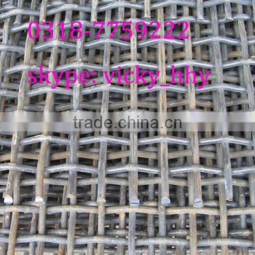 Heavy coarse crimped vibrating screen mesh