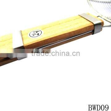 Stainless Steel Wire Mesh Strainer With the Wood Handle Shank photo-3