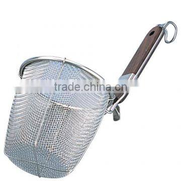 Stainless Round Bottom Udon Noodle Strainer With Wooden Handle Japanese Tebo photo-2