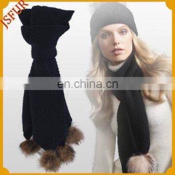 2015 hot sale design knit scarf with fur pom poms wholesale knit scarf