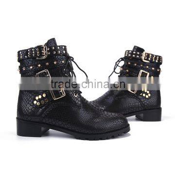 Guangzhou Factory Wholesale Shoes, Genuine Leather Women Bootie Lace Up Ankle Boot Rivets Martin Boots Lady