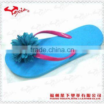 Woman flower flip flop fashion designer