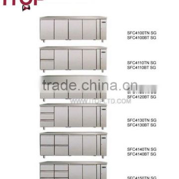 GN 1/1 pan 4 doors refrigerated counters