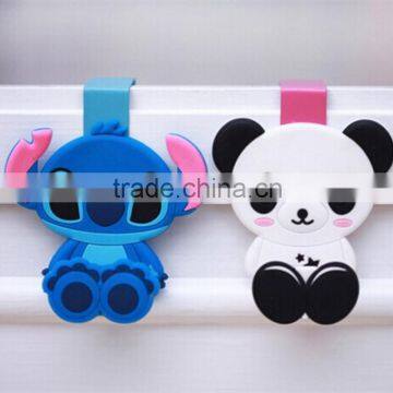 2015 mouse plastic adhesive hook for hanging product