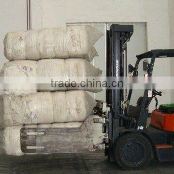Bale clamp for forklift truck