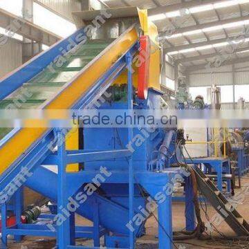 Plastic recycling machine