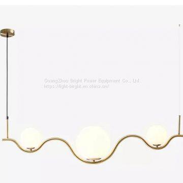Особый дизайн. Светильник на потолке с LED подсветкой
