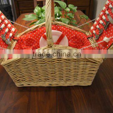 pinic basket with nature material