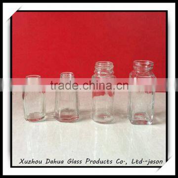 All kinds of glass spice bottles with plastic cap