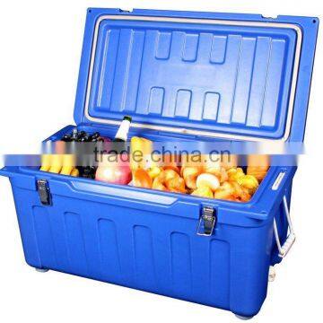 Insulation cooler box with rotomolding