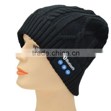 Bluetooth beanie hat with headphone