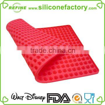 Pyramid Pan Silicone baking mat