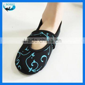 waterproof neoprene non slip sock manufacturer for adults