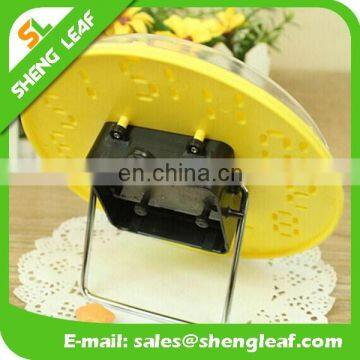 Wholesale Personality Candy Color Stereoscopic Round Table Clock photo-3