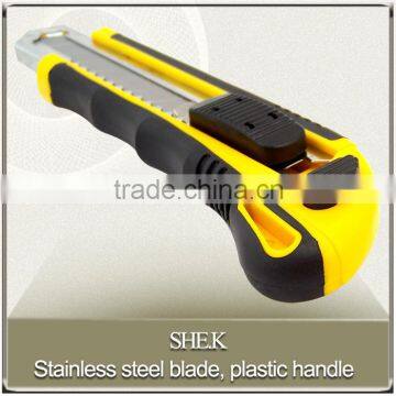 Durable plastic utility knife
