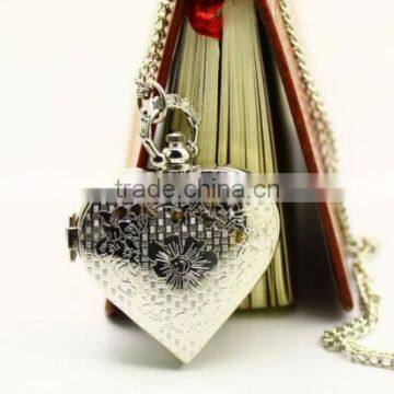 Fancy Side Open Small Size Heart Shaped Pocket Watch in Bulk photo-4
