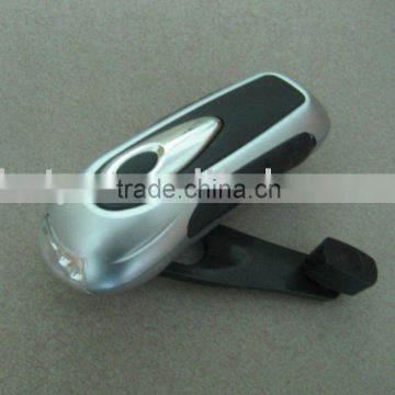 hand cranking dynamo light