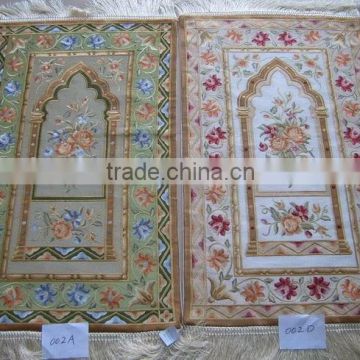 High grade artificial silk muslim prayer rug