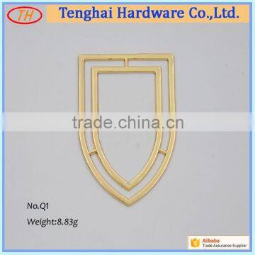 Custom the shield shape metal logo for handbags accessory