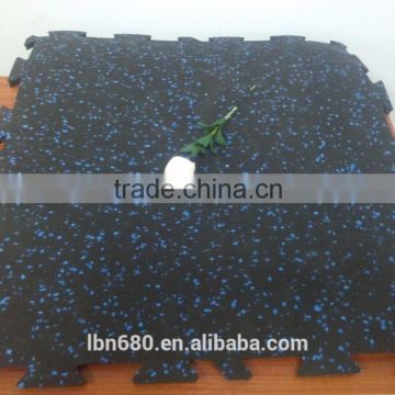 Gym Center Rubber flooring in rolls/EPDM granules rubber gym flooring by years factory