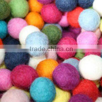 Felt ball size 2 cm