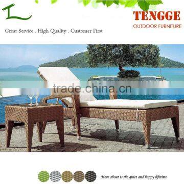 YH-8178 Outdoor rattan chaise lounge chair wicker beach chair and table