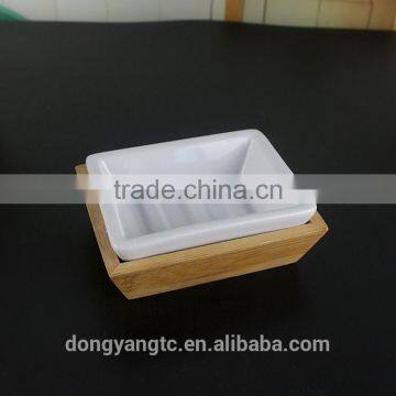 Factory Direct 4 Pcs Ceramic Bathroom Set With Wooden Cover