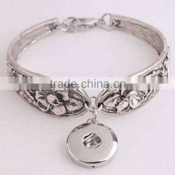 Free Sample Vintage flower design bangle two parts lobster clasp bangle diy snap button charm bangle