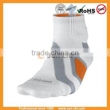 Manufacture womens sports soccer socks soft breathble socks for outdoor activities