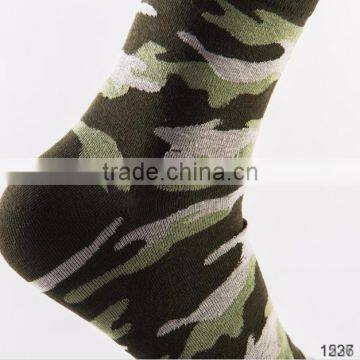 cheap young man fashion camo design non slip dots socks