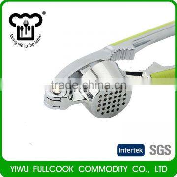 Top Sale Custom Design Soft Handle Aluminum Alloy Garlic Presser photo-2