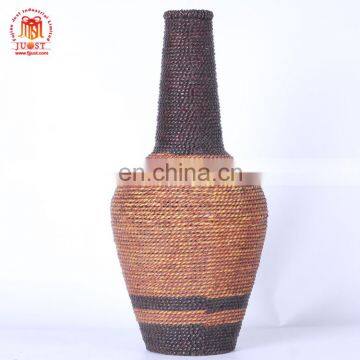 Decorative Wall Collectable Modern Style Vase Design