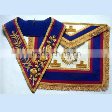 Mark Grand Apron and Collar