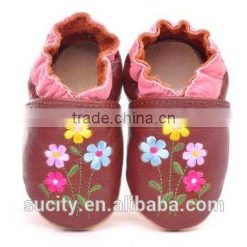 China Baby Leather Shoe With Tiger Embroidered