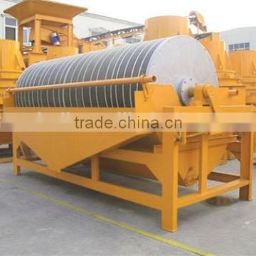 Low intensity wet drum permagent magnetic separator