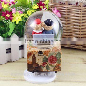 Resin Bear Couple Antique Musical Snow Globes With Blowing Snow photo-3