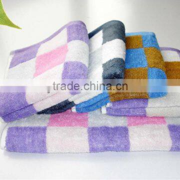 Super cheap checkered towel, low-price, soft and comfortable