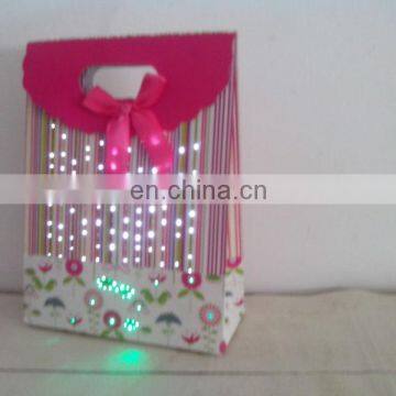 Lighting Up Vest Usages Free Pattern Hand Bags in a Shiny Way photo-6