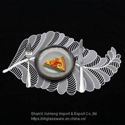 New Leaf Shape Plastic Placemats Colored Metallic Dining Table Mats Wholesale photo-4