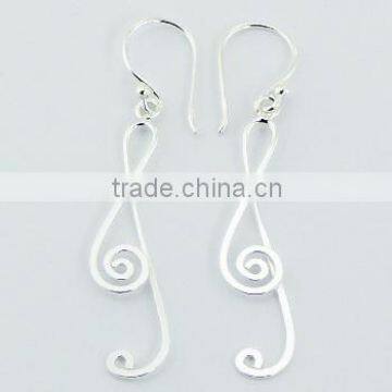 Clef Made Of Wirework Silver Dangle Music Earring